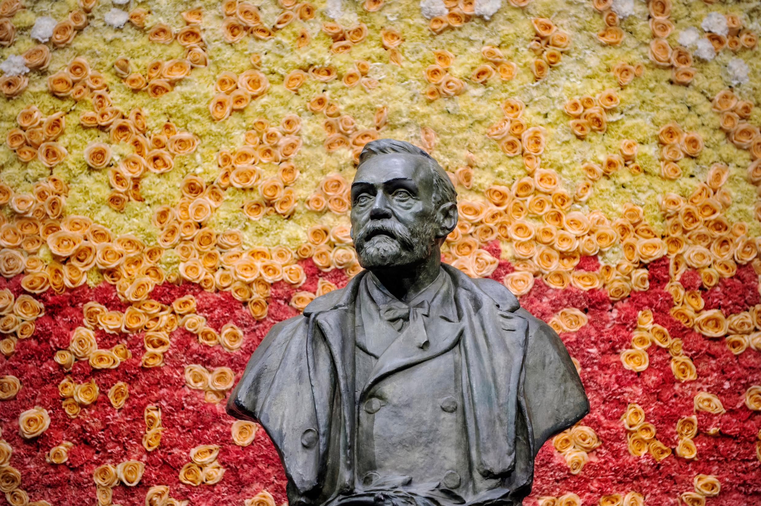 تمثال ألفريد نوبل